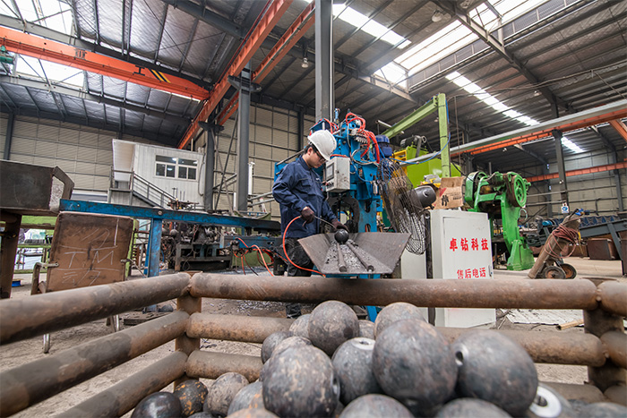 东丽网架配件-螺栓球加工车间